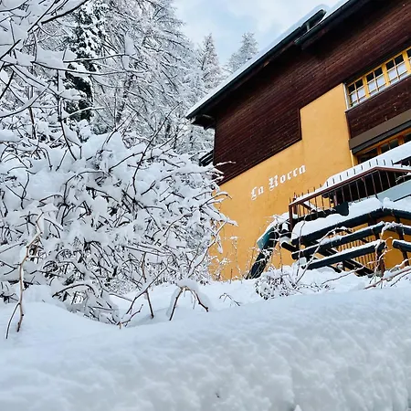 Situe Au Centre زيرمات